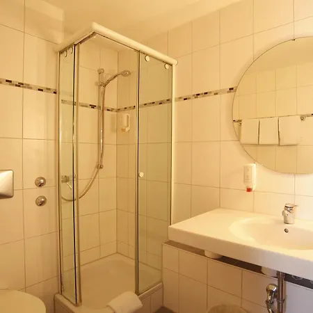 Hotel Garni Zum Gockl 3*
