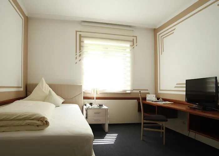 Hotel Garni Zum Gockl Unterföhring