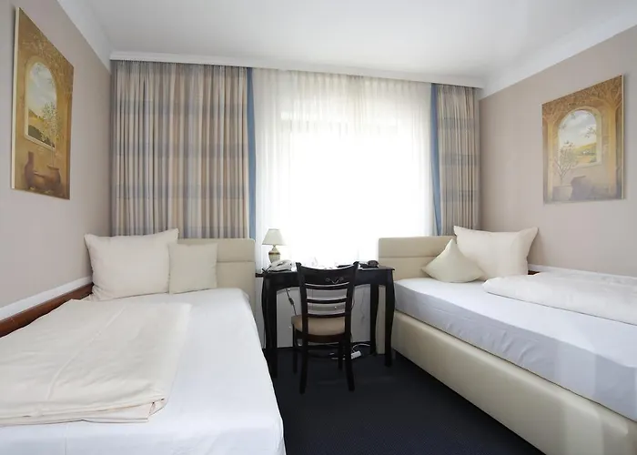 Hotel Garni Zum Gockl 3*